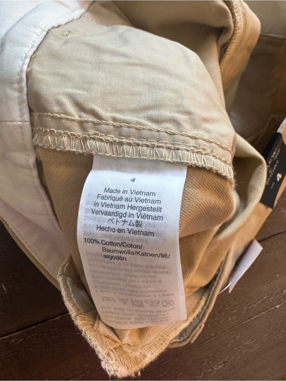 NWT J Crew 5” Khaki Shorts Size 4 - Picture 4 of 7